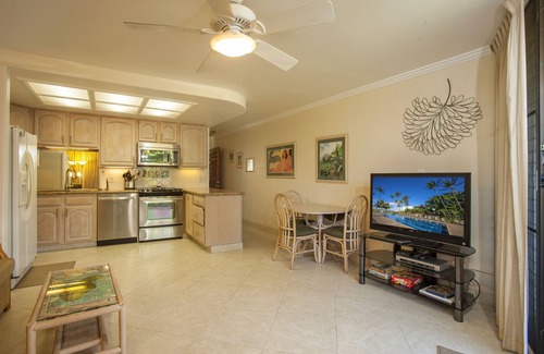 Kihei Condo | Waiohuli Beach Hale #D-122 Oceanfront Complex, Great Rates, Ground Floor Unit
