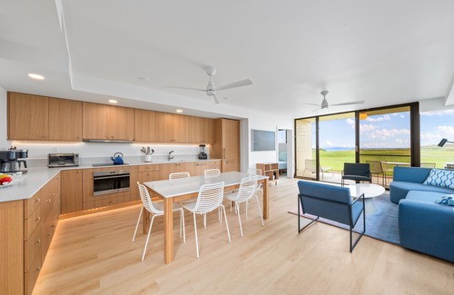 Kihei Condo | Waiohuli Beach Hale #D-126 Deluxe Oceanfront, Best Location in Complex!
