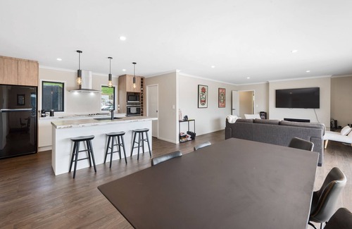 North Island House | Waipamu Lodge – Whakamaru Holiday Home