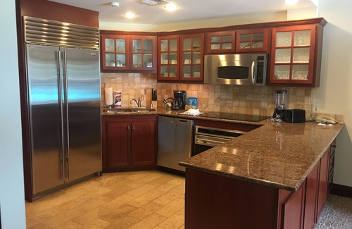 Wailua Resort | Waipouli Beach Resort Luxurious 5 Star Ocean Front Complex A-201 Pool and AC