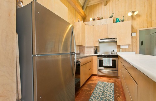 Hauula House | Waipuna Hale: Oceanfront Cottage w/Panoramic Views, Yard, & Private Beach Access