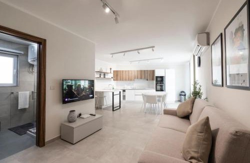 Ta' Xbiex Apartment | Wait and Sea