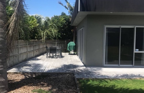 Tairua House | 'Waitui' Bach @ Tairua Beach. Tranquil holiday space.
