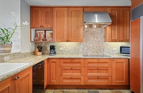 Kaupulehu House | Waiulu Villa 119A – Bright & Updated | Includes Onsite Staff & Daily Housekeeping