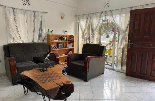 Arusha Bed & Breakfast | Wakawaka Hostel Arusha