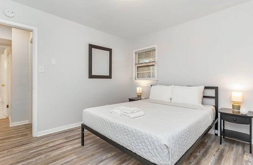 Northeast Virginia Beach House | Wake Forest Bungalow - Suite B