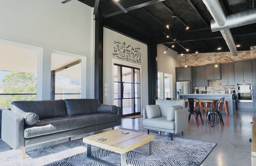 Cresson House | Wake up at the track for your next driving event!