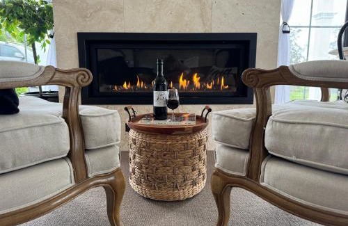 Neerim South House | Wake Up to Stunning Views - Luxury Counrty Escape by Scotch Hill Truffle Farm