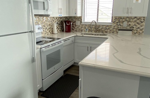Ash Condo | Wake up to the sunrise over the Atlantic! Beautiful ocean views from balcony