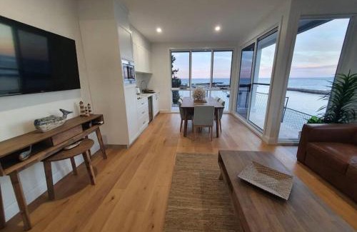 Shellharbour House | Wake up to the ocean at LegaSea