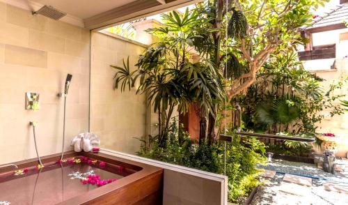 Kalisada Villa | Wake up to the Sea of Bali Beachfront luxury plus