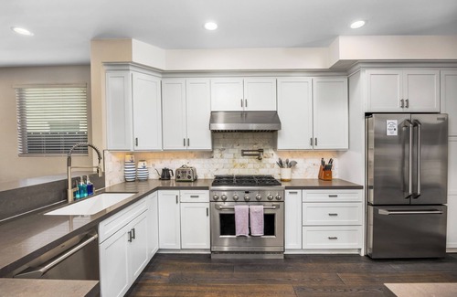 Crown Point House | Wake Up to the Waves- Private Beach Home