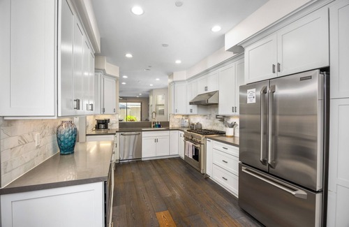 Crown Point House | Wake Up to the Waves- Private Beach Home