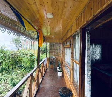 Pelling Hotel | Wake UpIn Himalayas