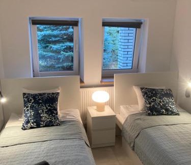 Brwinow Apartment | Wake Villa