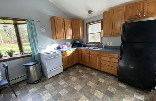 Charlestown Apartment | Wakefield one bedroom apartment- 5 minutes to the beach!