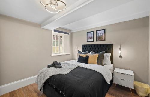 Wakefield Apartment | Wakefield Shakespeare - Parking Included