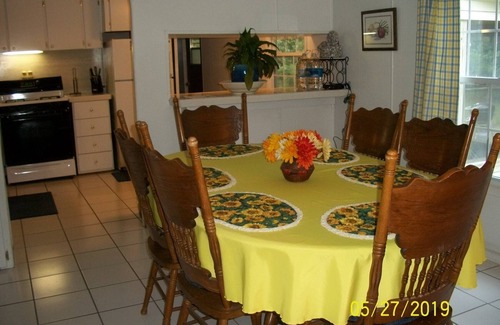 Tallahassee House | Wakulla Springs State Park and St. Marks Wildlife Refuge are just minutes away.
