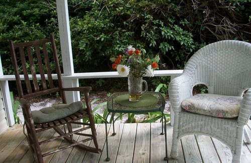 Tallahassee House | Wakulla Springs State Park and St. Marks Wildlife Refuge are just minutes away.