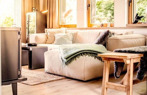 Uelsen House | "Waldhaus an der Wiese" with fantastic views + wallbox + sauna + stove