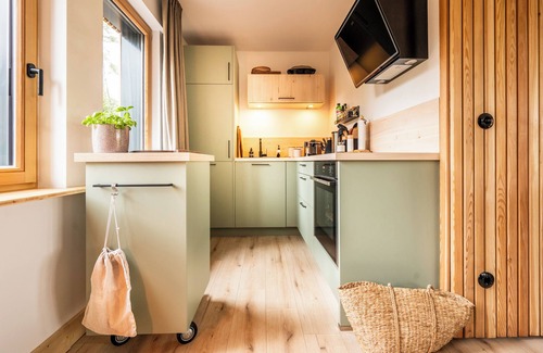 Uelsen House | "Waldhaus an der Wiese" with fantastic views + wallbox + sauna + stove
