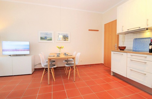 Kuehlungsborn Apartment | Waldhaus WE 18: modern 2-room apartment close to the beach