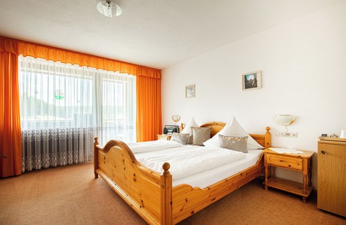 Bubenbach Bed & Breakfast | Waldhotel Auerhahn Bed & Breakfast