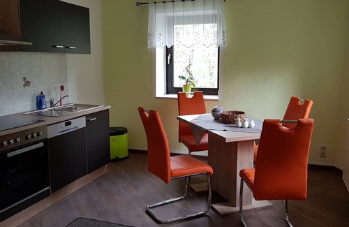 Koenigswalde Apartment | Waldhufenidyll in the Erzgebirge, directly on the cycle path/hiking trail, own garden area