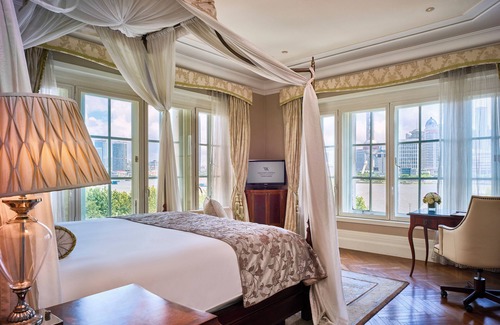 Downtown Shanghai Hotel | Waldorf Astoria Shanghai on the Bund
