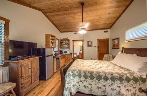 Fredericksburg House | Waldrip Cabin
