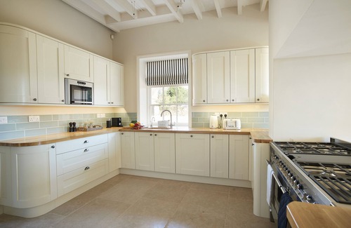 Market Rasen Cottage | Walesby House - a joint marketing that sleeps 10 guests in 5 bedrooms