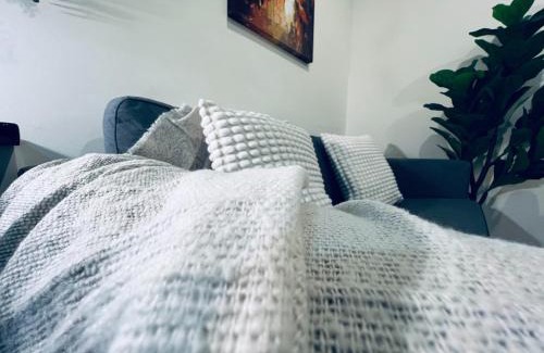 Thon Buri Apartment | Walk 1 min BTS Talat Phlu ,City&Culture Blend ,Free WiFi