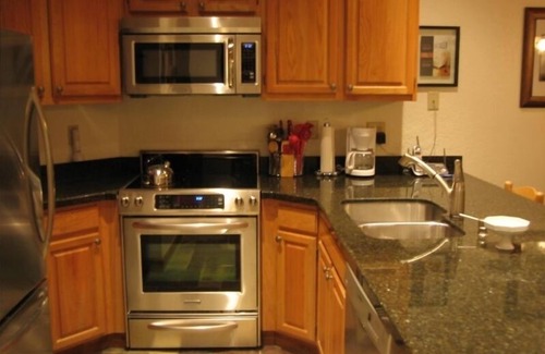 Deer Valley Condo | Walk 100yds to Deer Valley. Penthouse, High ceilings, Deck Hot Tub, Resort views