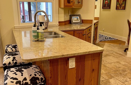 Fredericksburg House | Walk 2 blocks to Historic Downtown FBG. Heritage German Style 3 Bedroom Home.