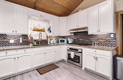 Big Bear City Cabin | Walk 2 Lake, Go Karts, Dining & Shops, King Bed, 55" TVs+Fenced Yard 4 Pets!