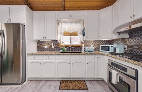 Big Bear City Cabin | Walk 2 Lake, Go Karts, Dining & Shops, King Bed, 55" TVs+Fenced Yard 4 Pets!