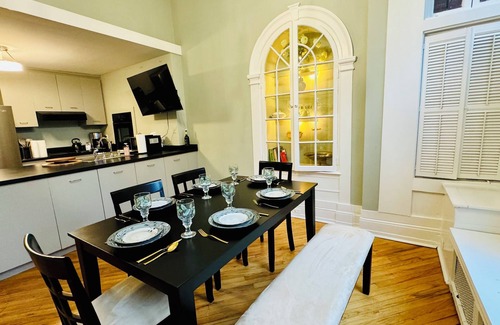 Pittsburgh House | Walk 5 min to Steeler Opener-Victorian Beauty! Free Private Park-King Beds