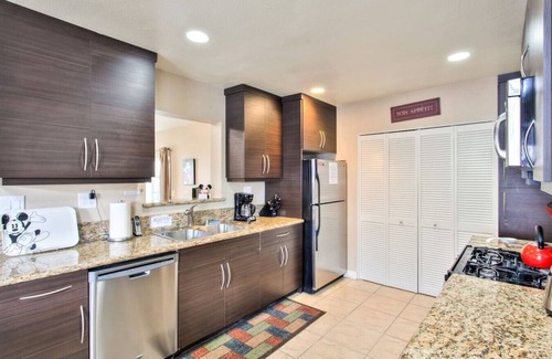 Hermosa Village House | Walk Across to Disney! Firepit~Game Room~2 MstrBRs
