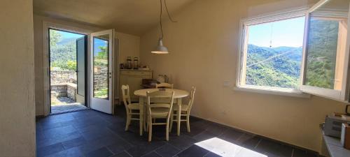 San Bernardino House | Walk and Relax Retreat - HOMY 5 TERRE