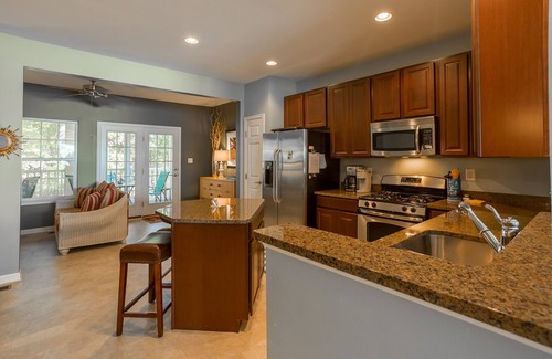 Rehoboth Beach House | Walk/Bike to the Beach! Rehoboth Beach Townhouse w/Pool & Parking