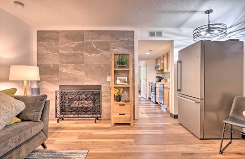 Gatlinburg Condo | Walk Downtown! Gatlinburg Condo w/Patio & Pool
