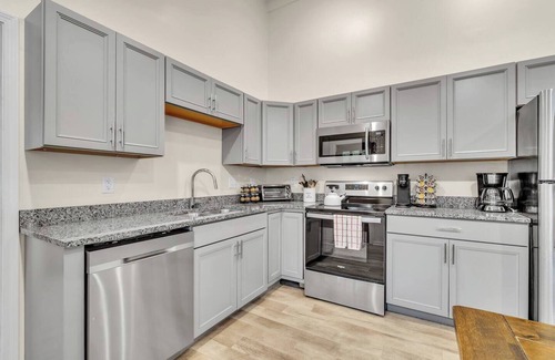 Ann Arbor House | Walk Downtown | Parkside | City View | Beautifully Remodeled