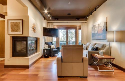Coeur d'Alene Apartment | Walk Downtown Stunning Condo with Attached Garage