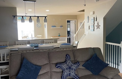 Rehoboth Beach House | Walk Downtown- The Largest And One Of The Best Decorated In The Neighborhood