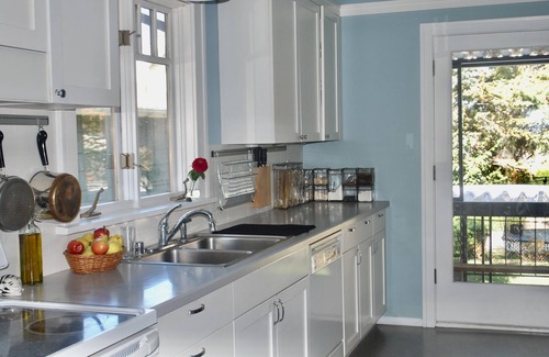 Queen Anne House | Walk everywhere— ideal for families!