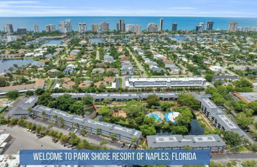 Park Shore House | Walk From Lanai to Pool and More