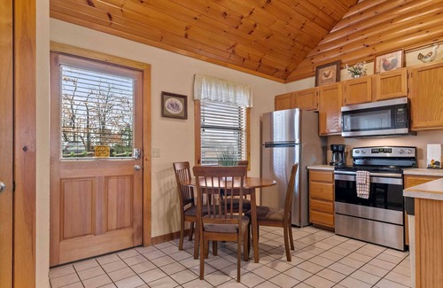Branson Cabin | Walk-In Cabin! King Master Bedroom Suite, Indoor Pool, Close to the Pools! | 15