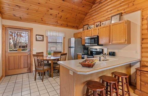 Branson Cabin | Walk-In Cabin! King Master Bedroom Suite, Indoor Pool, Close to the Pools! | 15