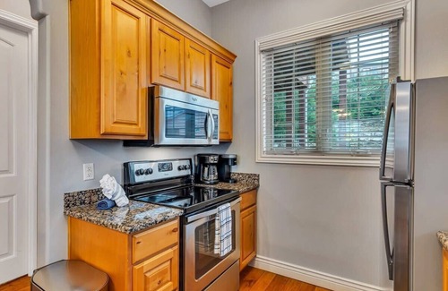 Indian Point Condo | Walk In Condo, No Stairs! Lakeview by Pool!