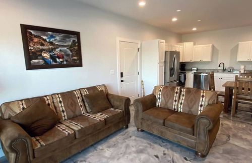 Indian Point Villa | Walk-In Poolside 1-Bd near SDC Sleeps 6 with Hot Tub, Game Room & Big Lake View